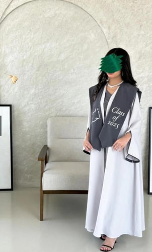 عبايات تخرج طقم كامل رصاصي ر