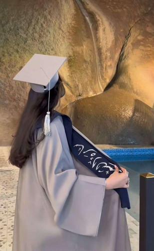 عبايه تخرج رصاصي قيطان