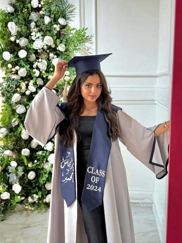 عبايه رصاصي فتحه وزينه كحلي