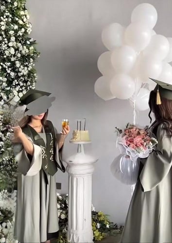 عبايه تخرج طقم كامل زيتي فتحه