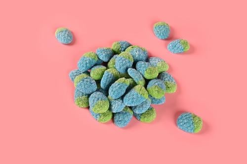 جيلي فراولة زرقاء محشية حامضة