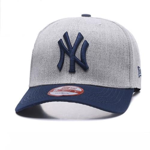 كاب نيو ايرا قماش رمادي - كحلي بتطريز كحلي