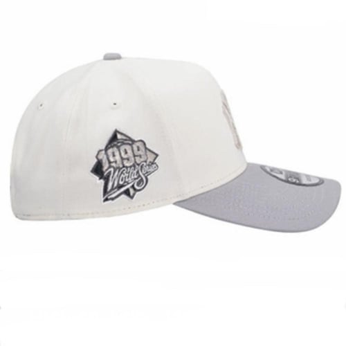 كاب نيو ايرا قماش بيج - رمادي بتطريز بيج