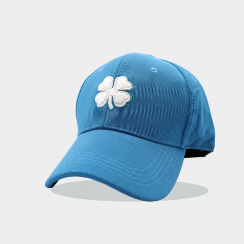 كاب بلاك كلوفر قماش ازرق بتطريز ابيض