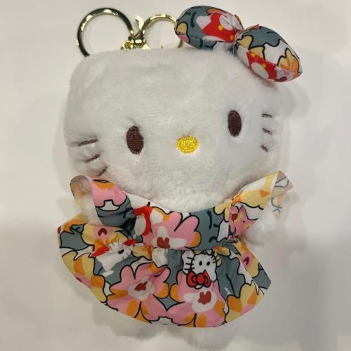 ميدالية هيلو كيتي فستان اصفر