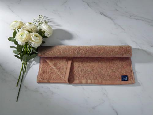 منشفة سيلفا الصغيرة من خامة القطن - رملي