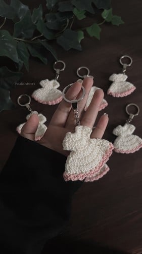 ميداليات فساتين