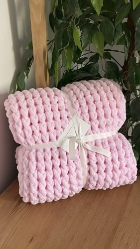 بطانية وردي