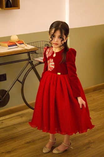 فستان احمر من المخمل ⚜️