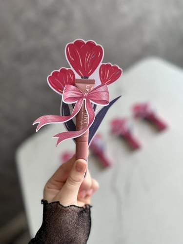 توزيعات أحمر شفاه لأي مناسبة