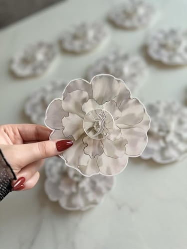 كريم يدين على شكل شنطة – هدية يوم المعلم