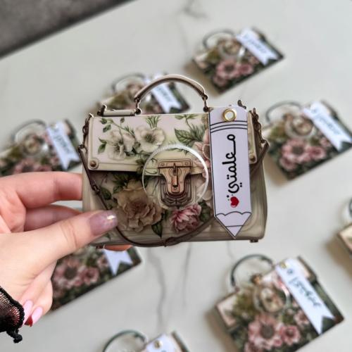 كريم يدين على شكل شنطة – هدية يوم المعلم