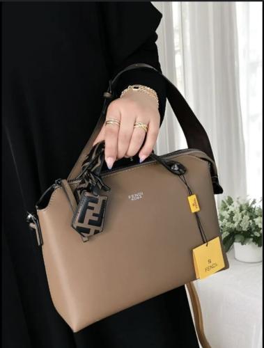شنطة FENDI
