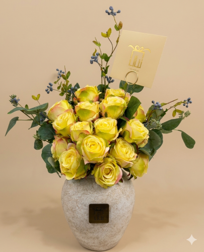 فازة ورد صناعي