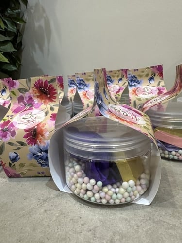 توزيعات للصبايا