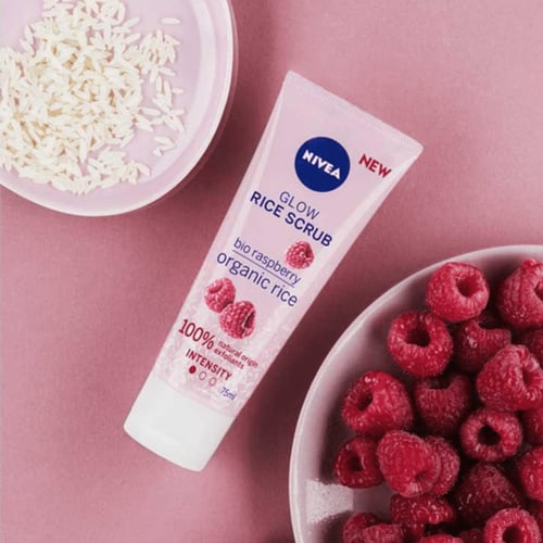 مقشر الأرز بالتوت من نيفيا - 75 مل