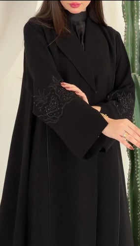 عباية نص كلوش