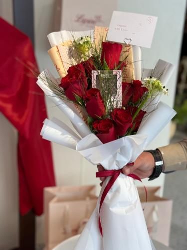 بوكيه ورد مع شكولات