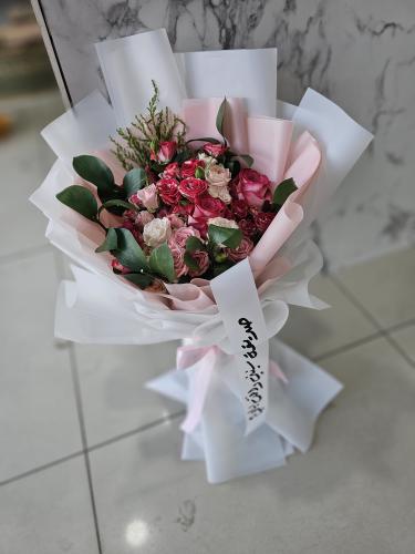 باقة ورد الجوري المشكلة