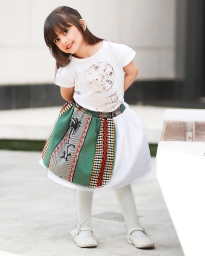 بلوزة مع تيشيرت يوم التأسيس