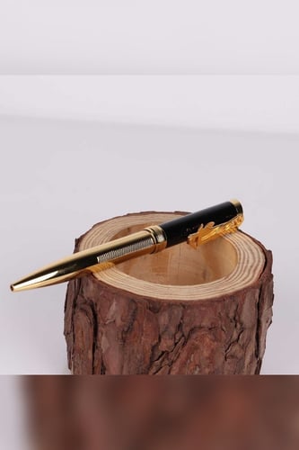 قلم بالاسم انيق من شغف تُصمم على الطلب