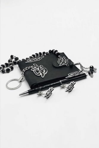 طقم رجالي مبطن بالاسم