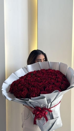 باقة الجوري الاحمر العملاقه