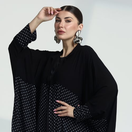AB0062 – عباية بشت منقطة اسود
