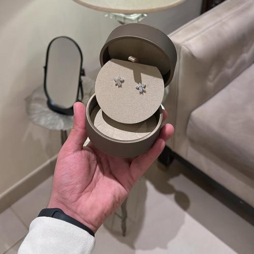 حلّق من ام او اتش