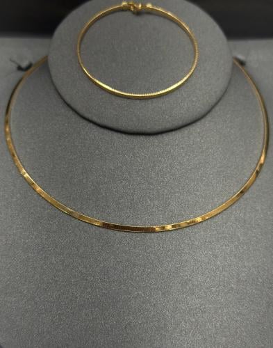 عقد وسوارة الحرير18k