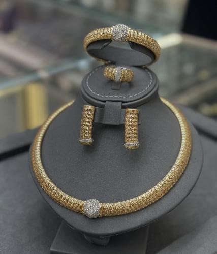 طقم الحرير ايطالي 18k