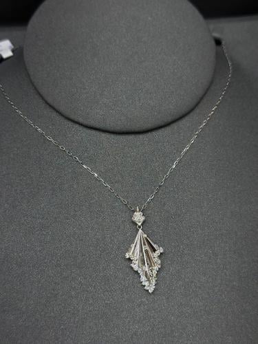 عقد تصميم الالماس 18k