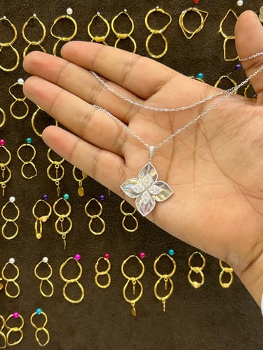 عقد ايطالي تطبيق الالماس 18k