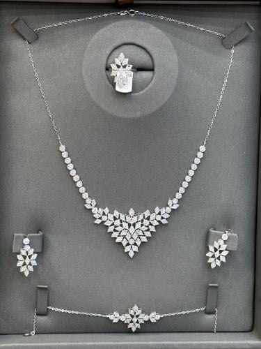 طقم تطبيق الالماس 18k