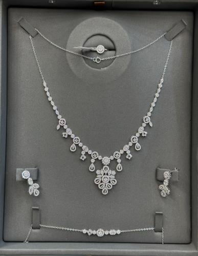 طقم تطبيق الالماس 18k
