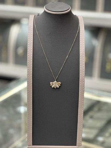 عقد تصميم الالماس 18k