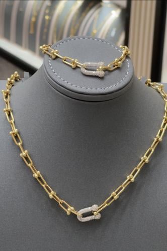 عقد وسوارة 18k