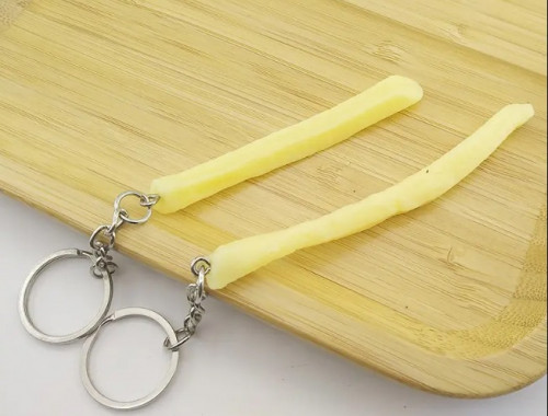 تعليقة مفاتيح شكل بطاطس مقلية