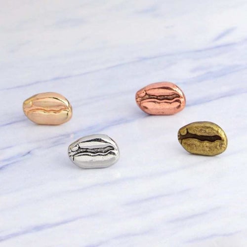 دبوس صانعات القهوة و بروش البن