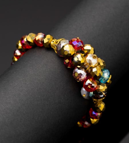 اسورة معصم ملونة مصنوعة بالخرز