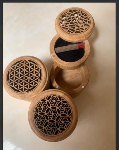 مبخرة السياره الذكيه مع 20 عود مروكي احمر بلس فاخر...