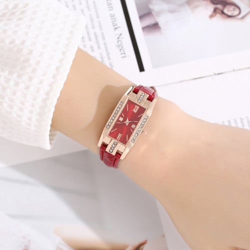 ساعة نسائية بحزام جلد بتصميم انيق ناعم بلون حزام ا...