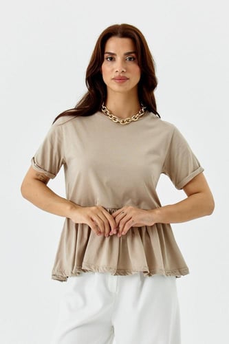 بلوزة بكسرات سفلية مميزة لون بيجي - صناعة تركية -...