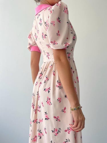 فستان نسائي طويل بأكمام قصيرة وحزام للخصر بتصميم ع...