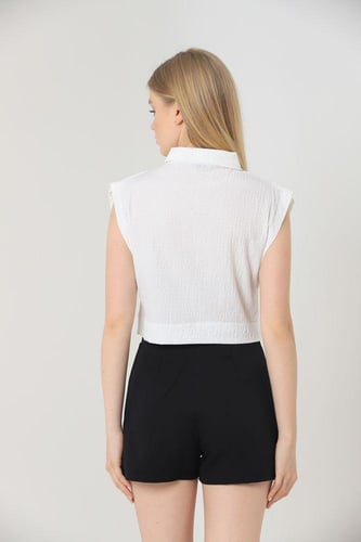 شورت نسائي مزين بتفاصيل الأزرار - صناعة تركية - لو...