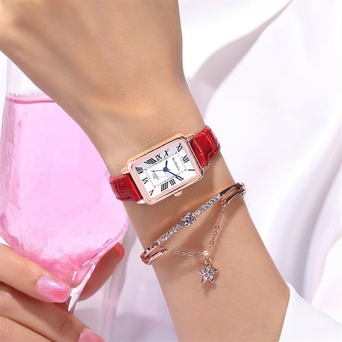 ساعة نسائية بحزام جلد بتصميم انيق بلون احمر من ويم...