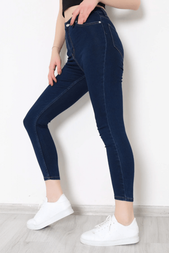 بنطلون جينز بقصة ضيقة (سكيني) باللون الكحلي مصنوع...