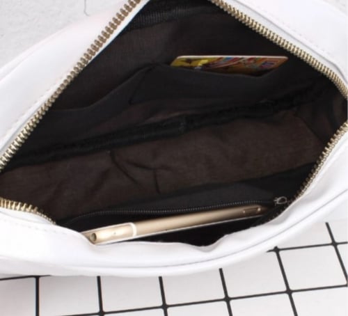 شنطة لون أبيض