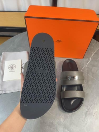 صندل هيرمز جاكسون رجالي رمادي غامق