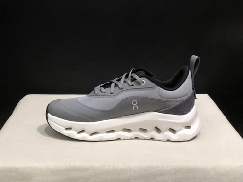 حذاء اون راننج on running cloud tilt2